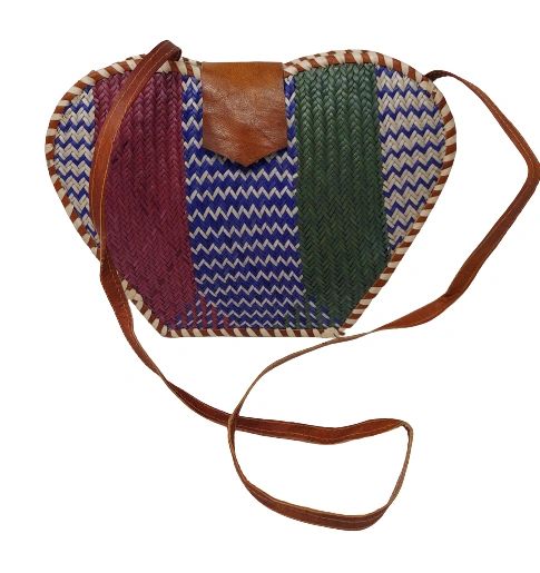 Vangel Heart Raffia Handbag