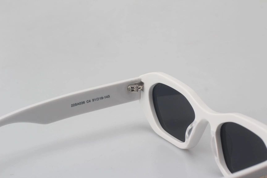 Irregular Small Frame Sunglasses-White