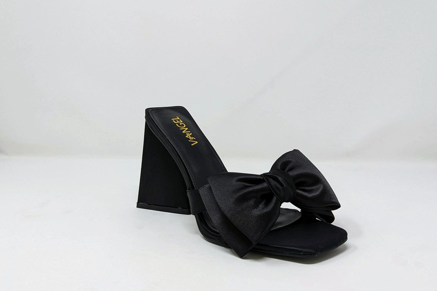 Oma Bow Heels - Black