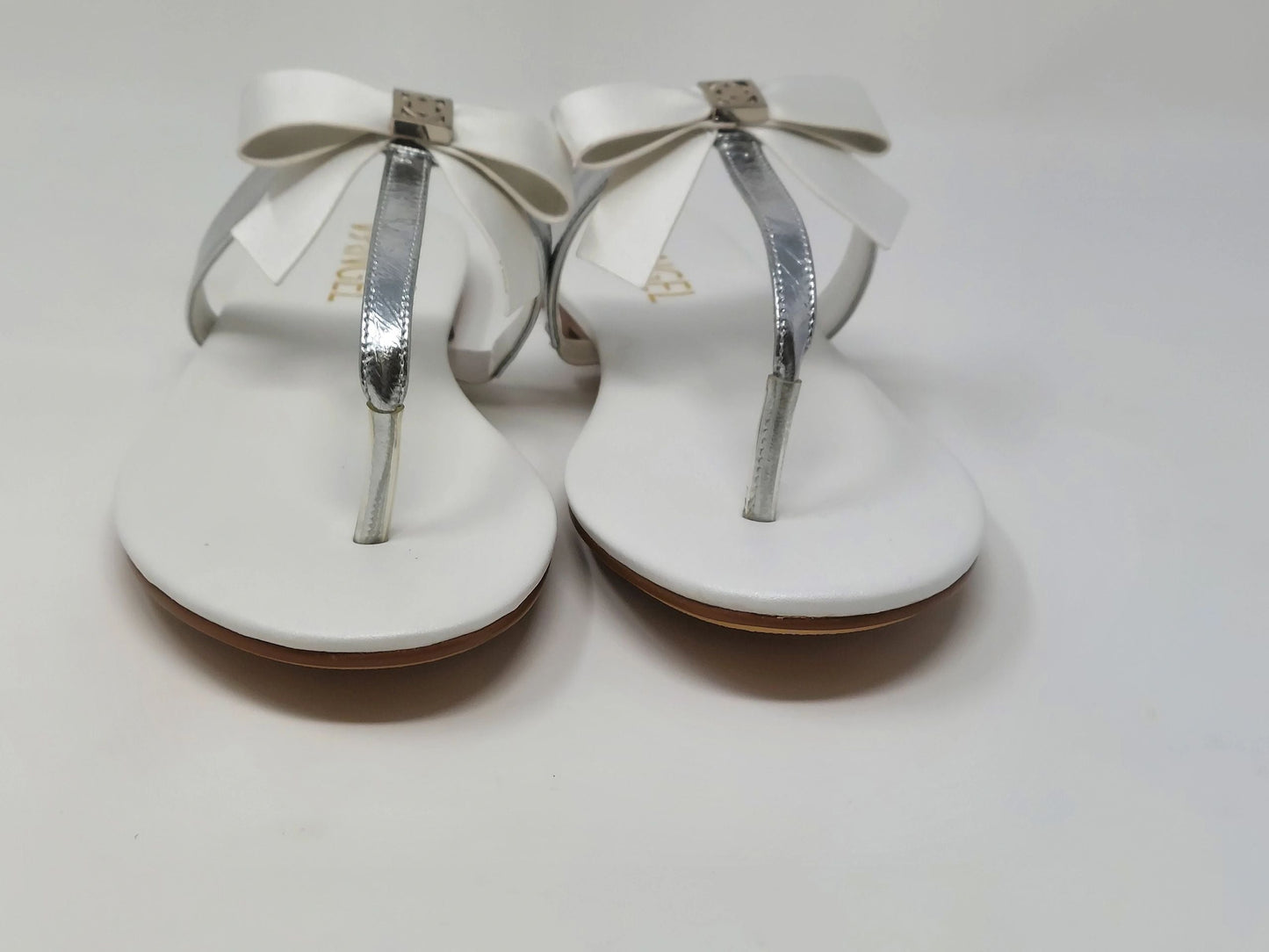 Chizzy Bow Slippers- White/Silver